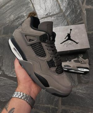 Nike Air Jordan Retro 4