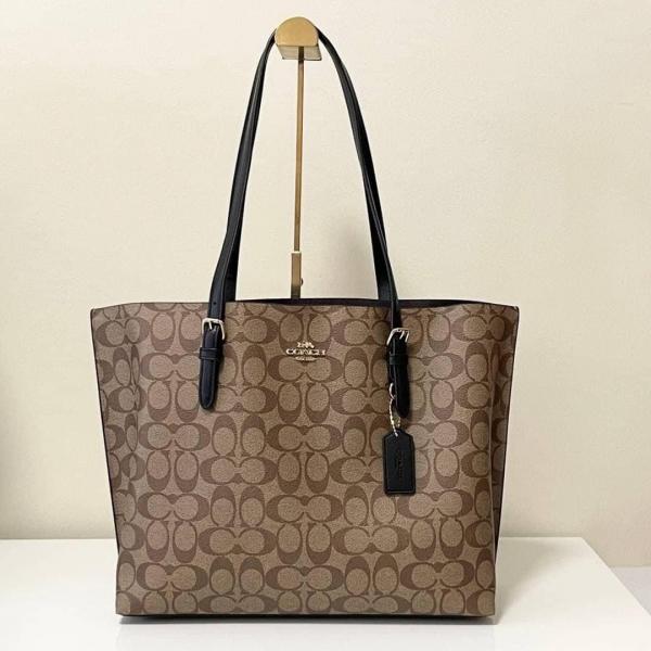Coach: City Tote in Signature Canvas